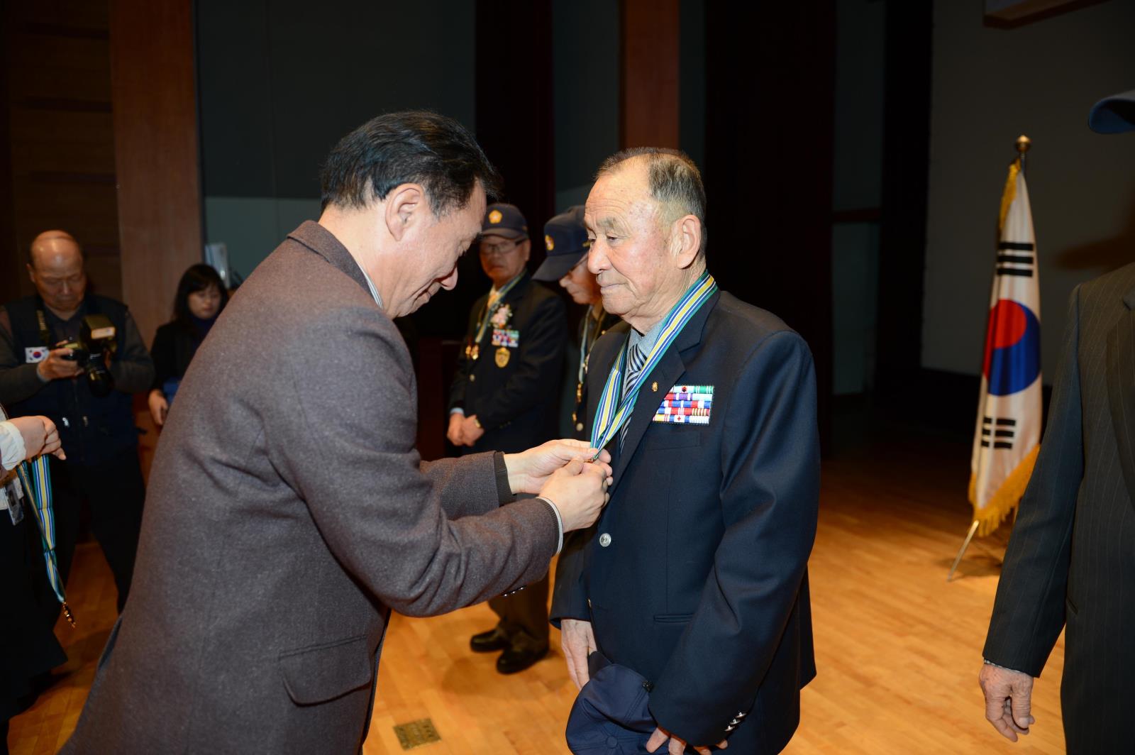 정전협정 60주년 6.25 참전유공자 호국영웅기장 전수의 1번째 이미지