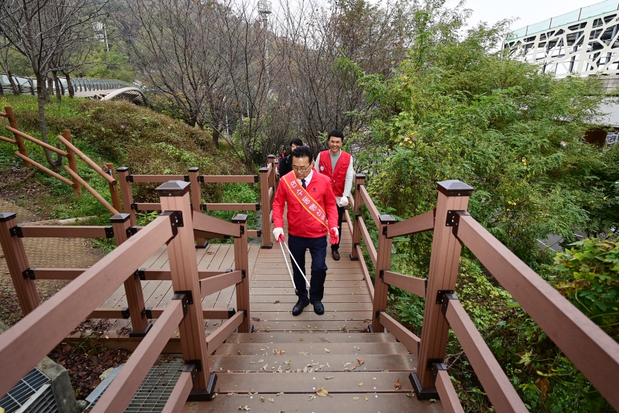 연수구, 동행산악회와 봉재산서 자연정화 활동