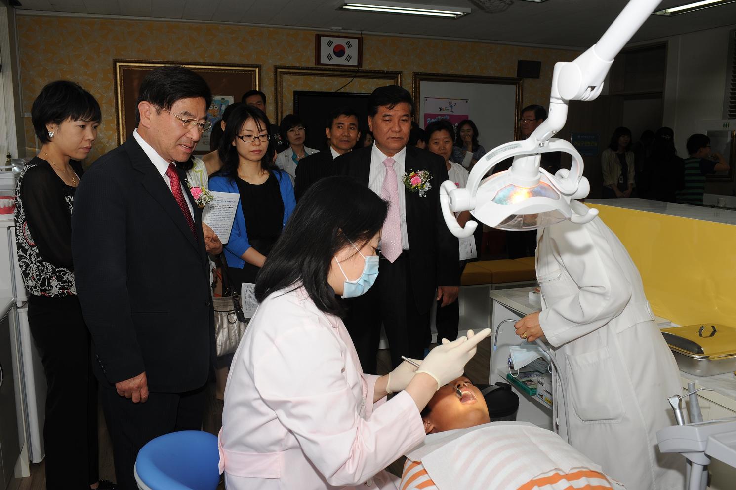 연수구, 관내 중앙초등학교 구강보건실 개소의 1번째 이미지